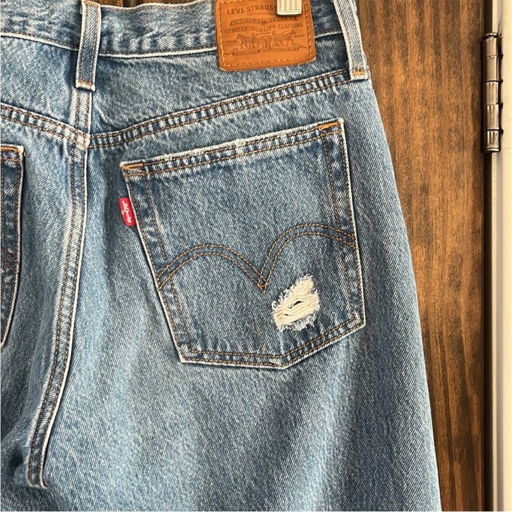 Levi’s Wedgie Jeans - Picture 4 of 10